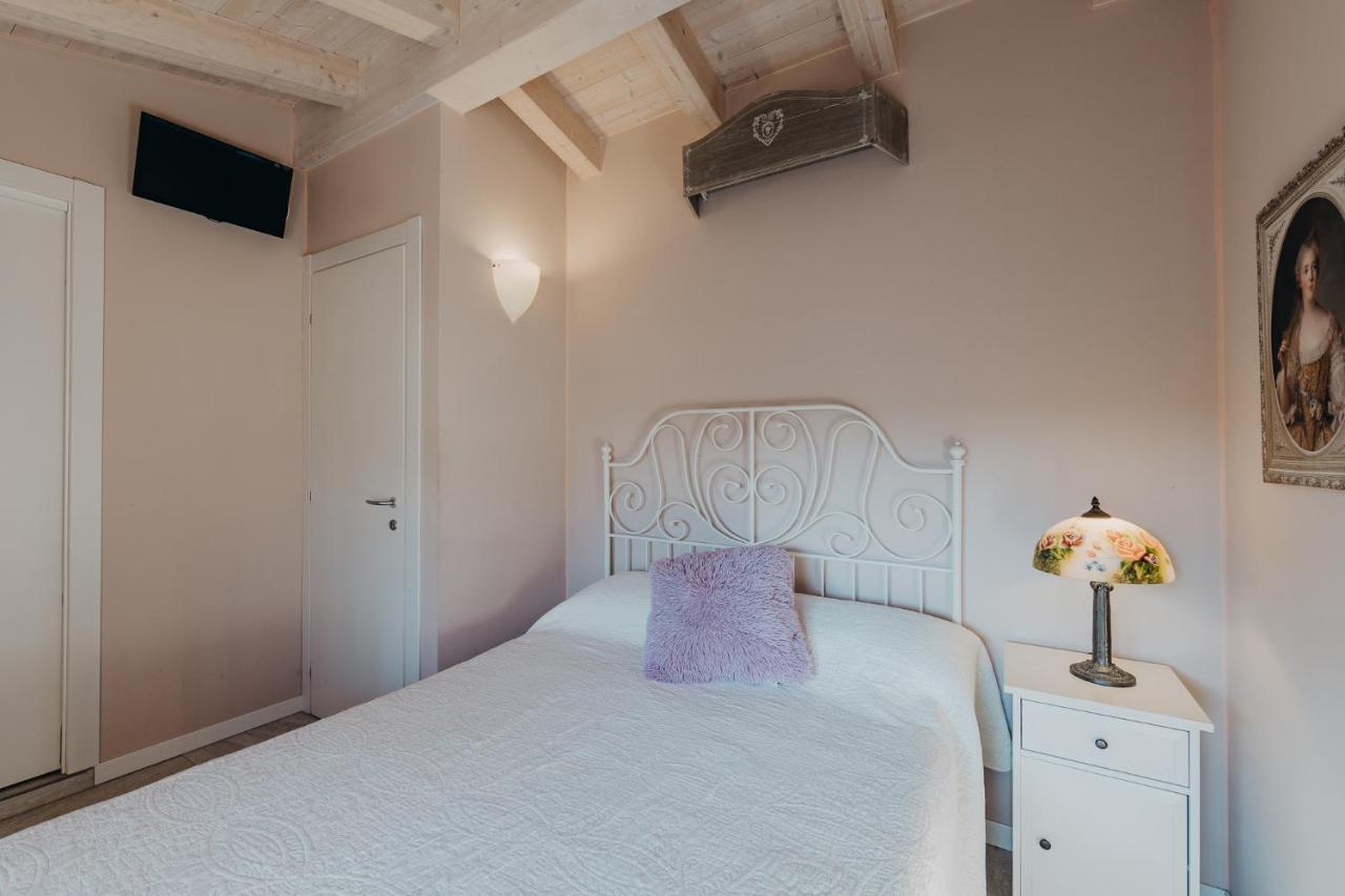 Le Due Dame Hotel Manerba del Garda Luaran gambar